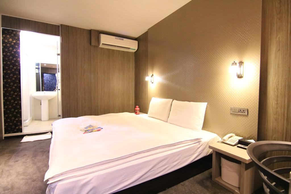 Ximen 101 - S Hotel Taipei Esterno foto